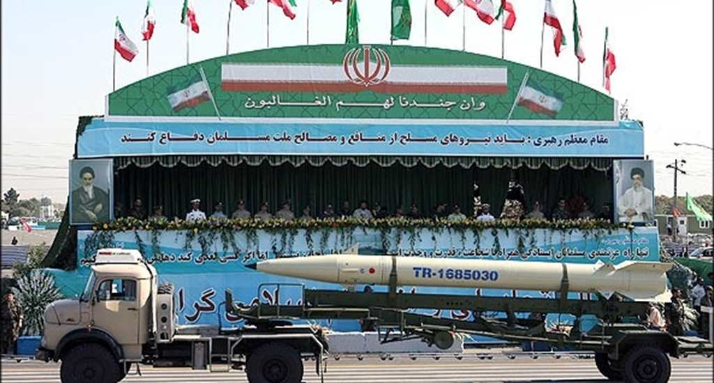 İran, ABD  Uçaklarını Füzelerle Vurmakla Tehdit Etti