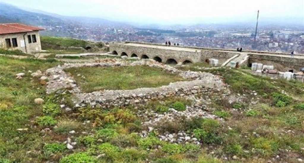 Restore edilen Osmanlı Kalesi içindeki caminin onarılmamasına tepki