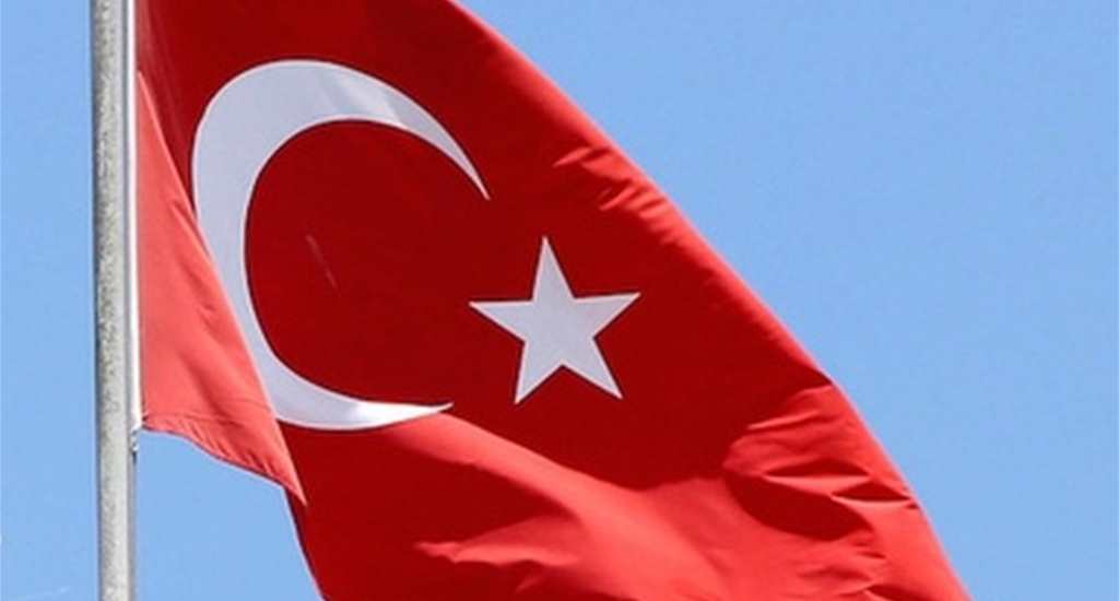 Arnavutluktan Türk bayrağı kararı
