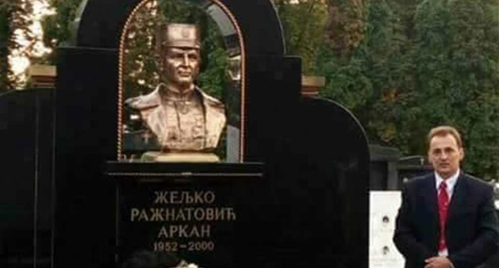 Sırbistan: Arkan hayatta, mezarında fotoğraflandı