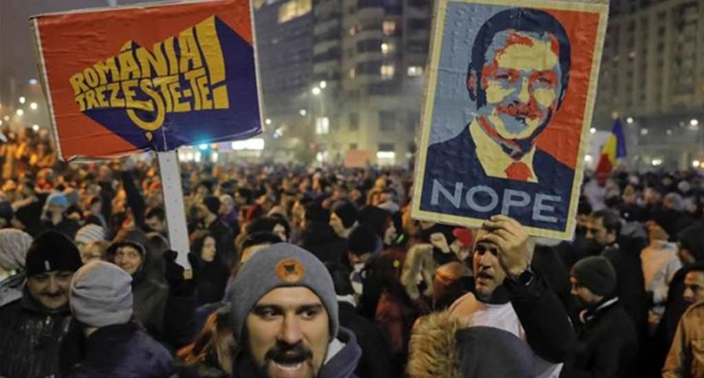 Romanyada Protestolar İstifa Getirdi