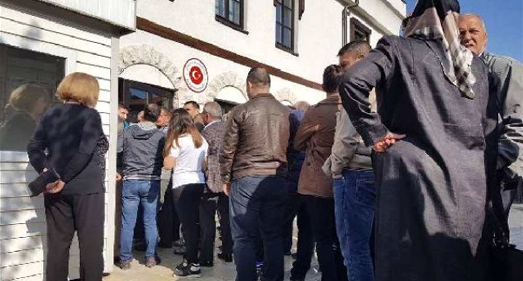 Kosovada Türk vatandaşları sandık başına gitti