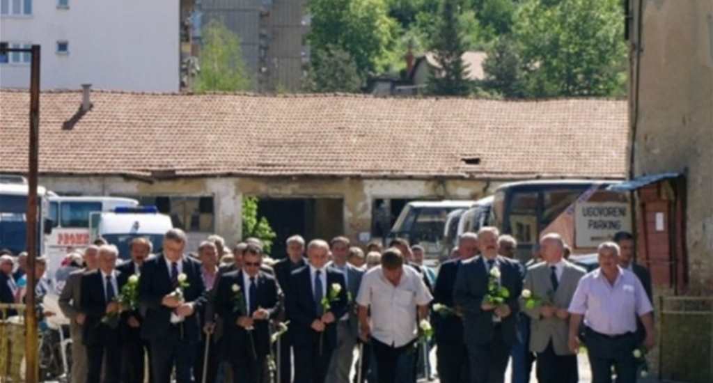 Bosna Sırpları Tuzladaki anma törenlerini yasakladı