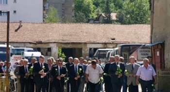 Bosna Sırpları Tuzla’daki anma törenlerini yasakladı