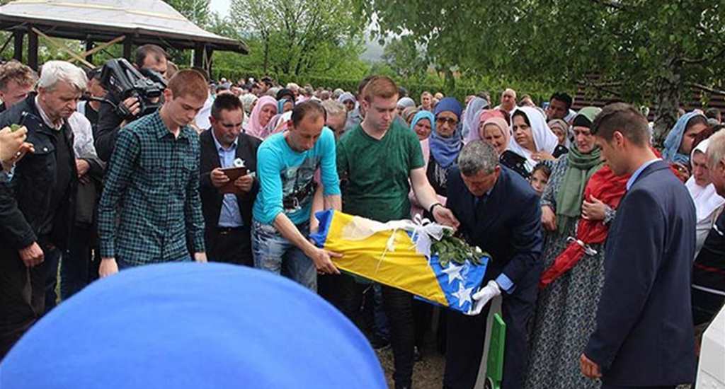 Bosna Savaşının 7 kurbanı yıllar sonra defnedildi 