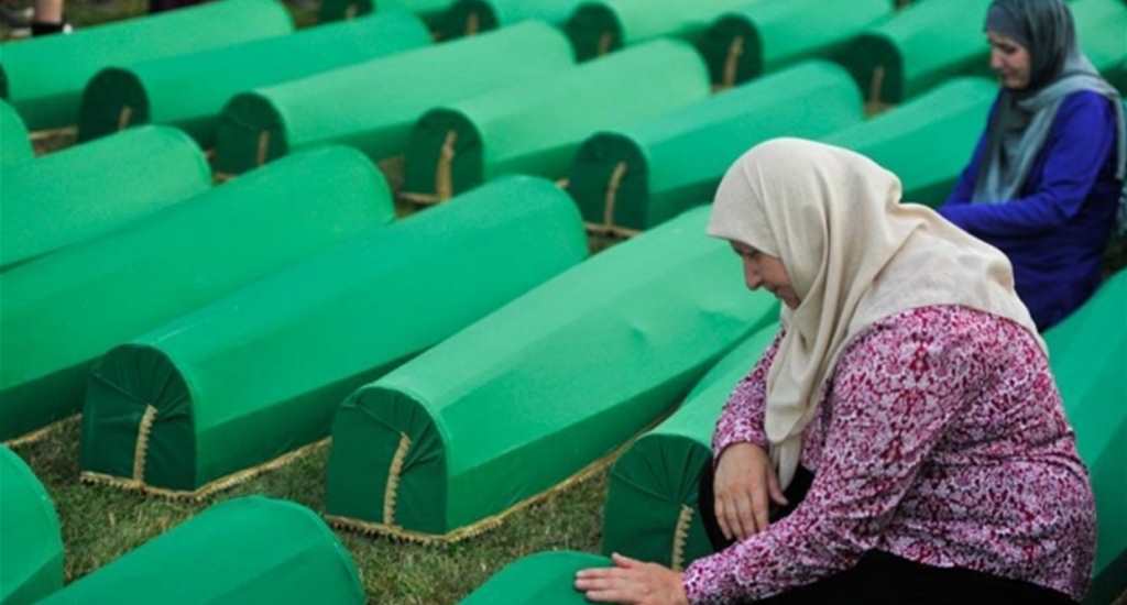Srebrenitsalı savaş mağdurlarından Hollanda kararına tepki