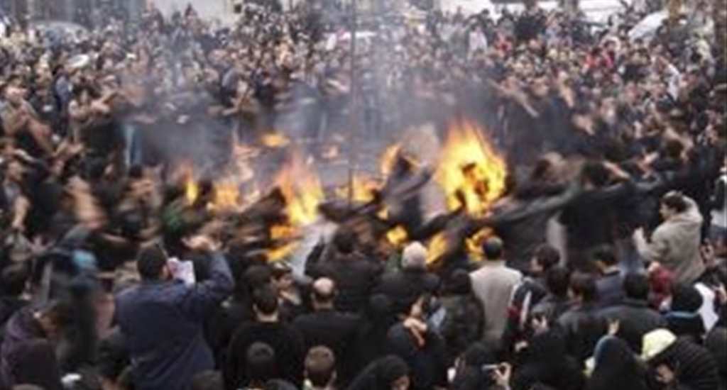 İranda Horozun Başını Kesip Meydana Atmışlar