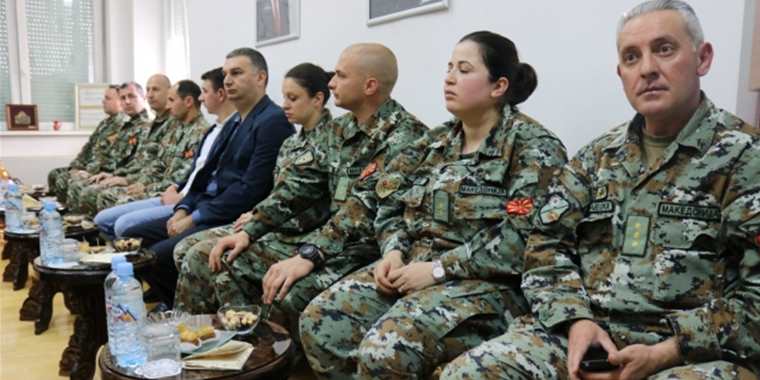 Makedonya askeri personeli Türkçe sertifikalarını aldı