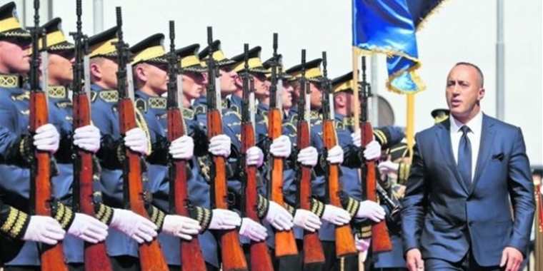 Kosova Ordusu için Tören