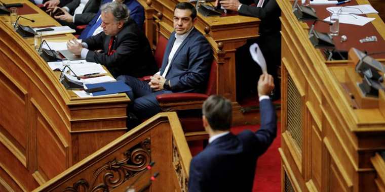 Makedonya İsim Anlaşması Yunan Meclisi'nde
