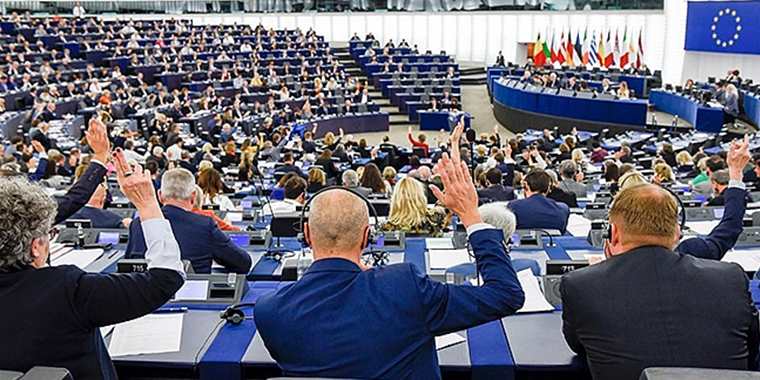 Avrupa Parlamentosuna Aldatmaca Aday