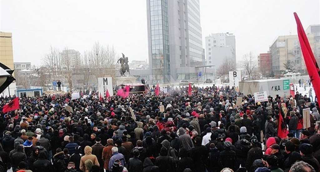 Kosovada Radikalleşen Protestolar