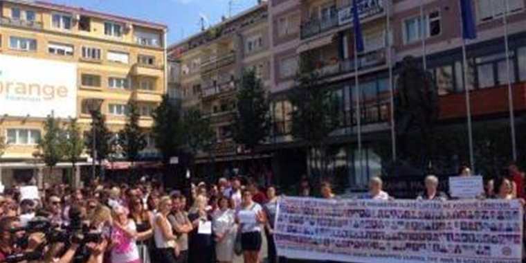 Priştine’de Vuk Jeremiç'in Adaylığı Protesto Edildi