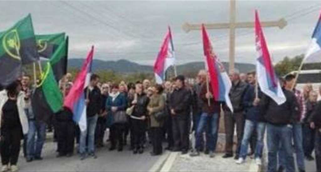 Sırplar, KFOR Komutanının Yolunu Engellediler