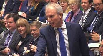 Brexit, İşçi Partisi ve Bıyık Altından Gülen Brüksel