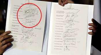 Anastasiadis’in İmzası Alay Konusu Oldu