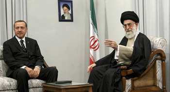 Amir Taheri: İran'la Türkiye Birbirlerine Düşerek yanlış Yapıyor