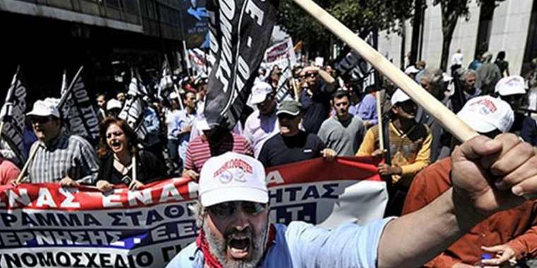 Yunanistan’da 1 Mayıs protesto yürüyüşlerine dönüştü