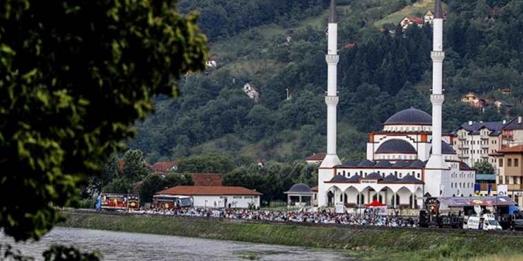 Bosna Savaşı’nda yıkılan camiler küllerinden doğuyor