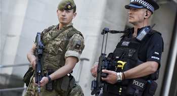 Polisin Bütçesini Kısan Theresa May Terör Saldırıları Nedeniyle Hedefte!