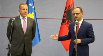 Arnavutluk ile Kosova arasında ortak hükümet toplantısı