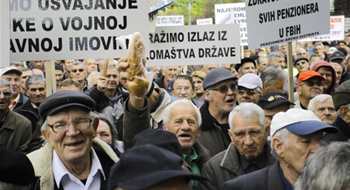 Bosna Hersek’te Emekli Protestosu
