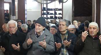 Makedonya’daki camilerde Türkiye için dua edildi