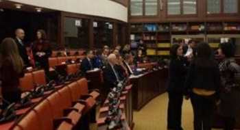 Sırplar, Makedonya Meclisinde Kosova Bayrağının Kaldırılmasını İstedi