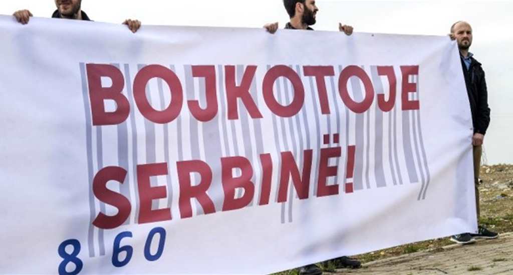 Başkent Priştinede Sırbistan Uyruklu Şirketlere Protesto