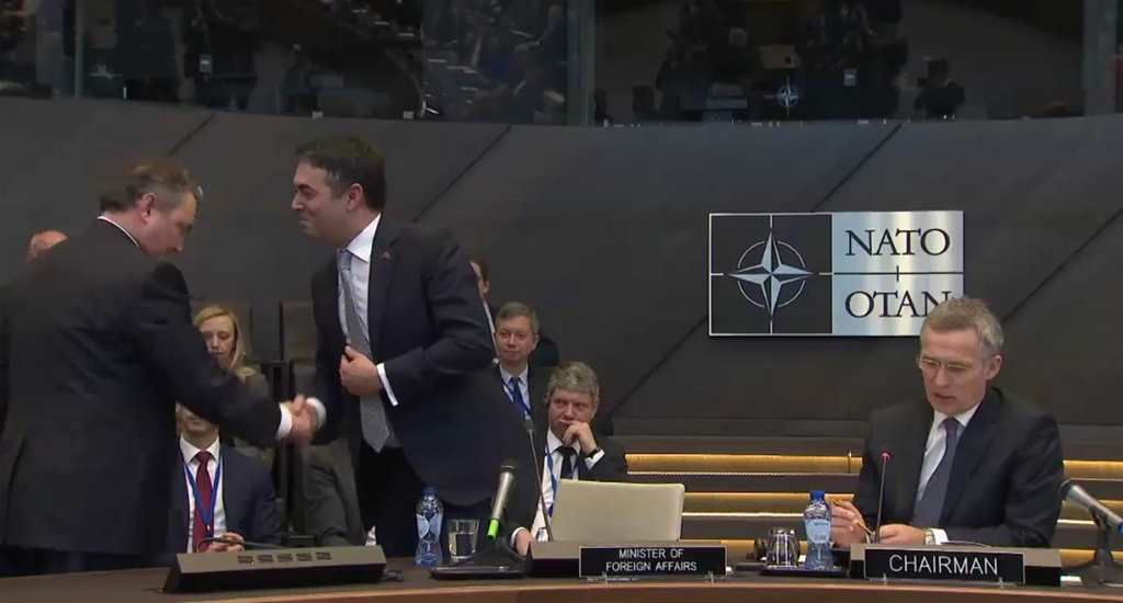Makedonyanın NATOya Üyelik Protokolü İmzalandı